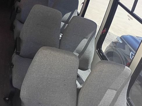 Used 2003 Ford E-450 and Econoline 450 image 19