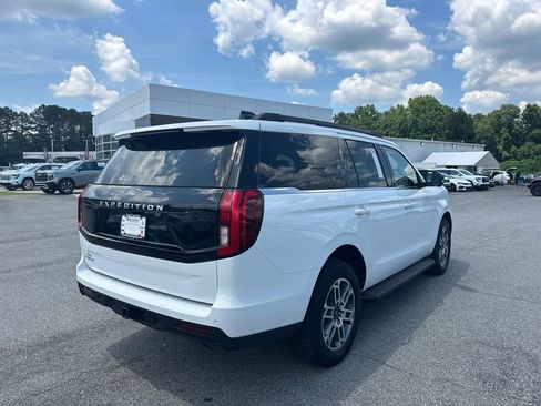 Used 2025 Ford Expedition Active AWD/4WD image 7