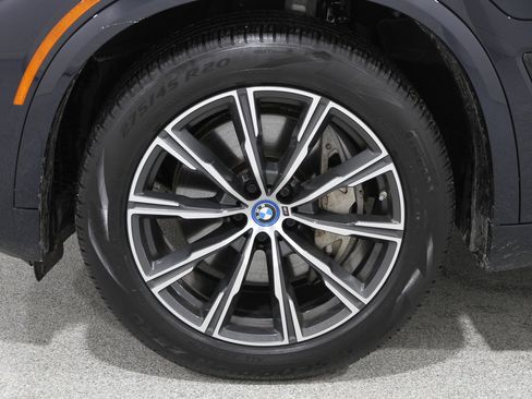 Certified 2023 BMW X5 xDrive45e w/ Executive Package image 24