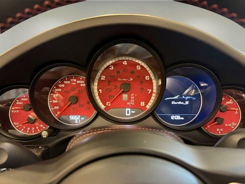 Used 2018 Porsche 911 Turbo S image 43