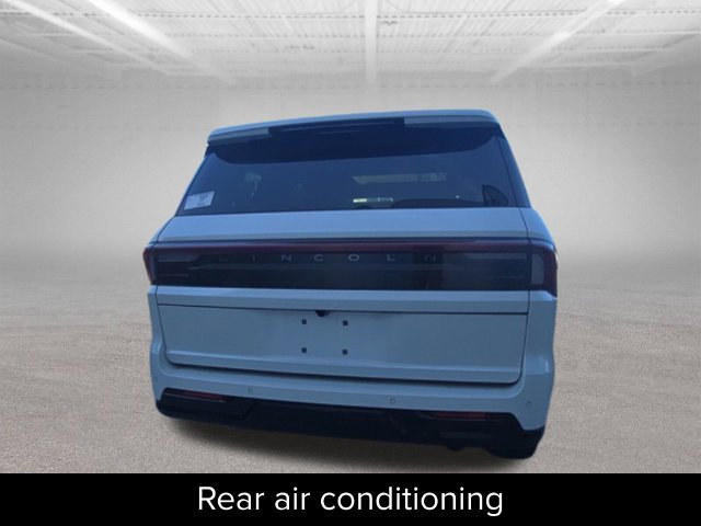 New 2027 Lincoln Navigator Reserve AWD/4WD image 6