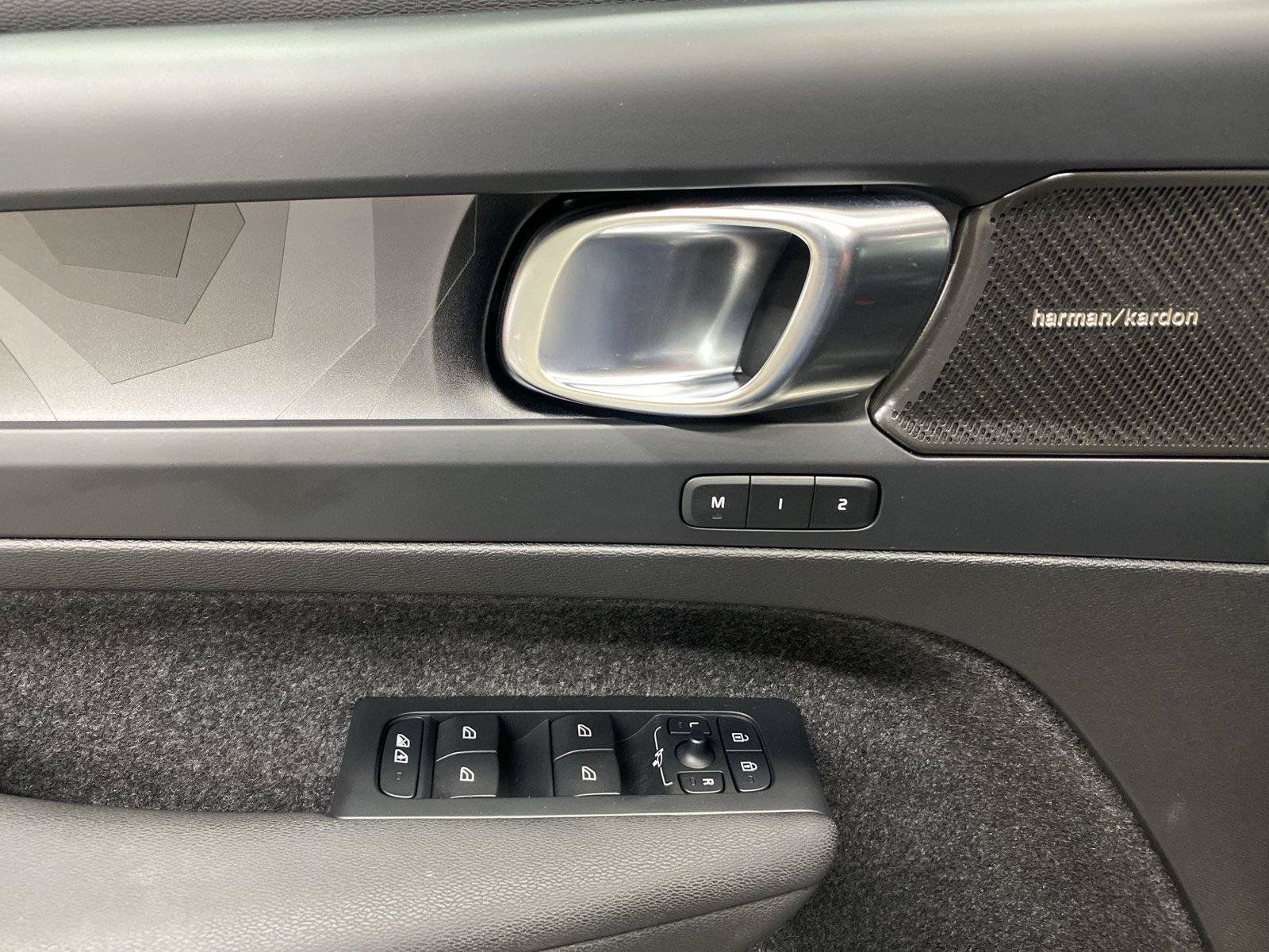 Used 2023 Volvo XC40 Recharge Ultimate w/ Protection Package Premier AWD/4WD image 19