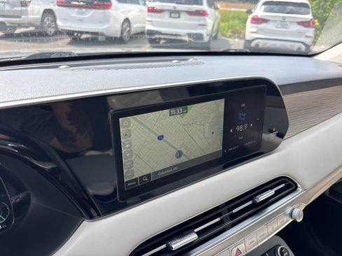 Used 2021 Hyundai Palisade Limited FWD image 19