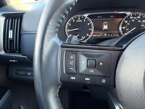 Used 2025 Nissan Pathfinder SL AWD/4WD image 14
