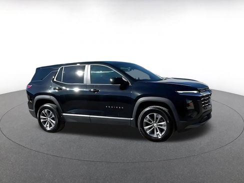 Used 2025 Chevrolet Equinox LT image 2