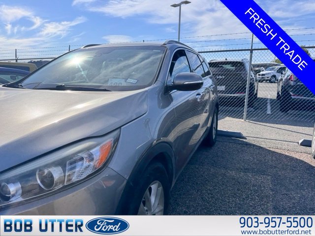 Used 2016 Kia Sorento FWD w/ LX Convenience Package image 2