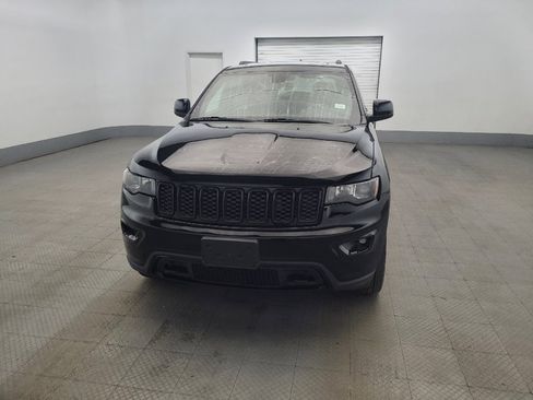 Used 2019 Jeep Grand Cherokee Laredo RWD image 15