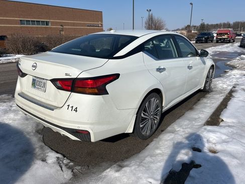 Used 2023 Nissan Altima 2.5 SL image 3