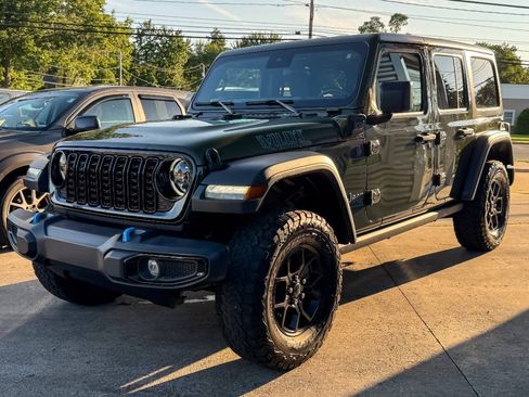Used 2024 Jeep Wrangler Unlimited AWD/4WD image 7