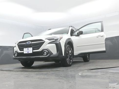 Used 2024 Subaru Outback Onyx Edition AWD/4WD image 30
