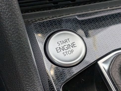 New 2026 Volkswagen Taos SE image 16