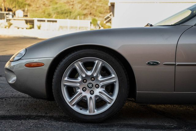 Used 2000 Jaguar XK8 Convertible RWD image 4
