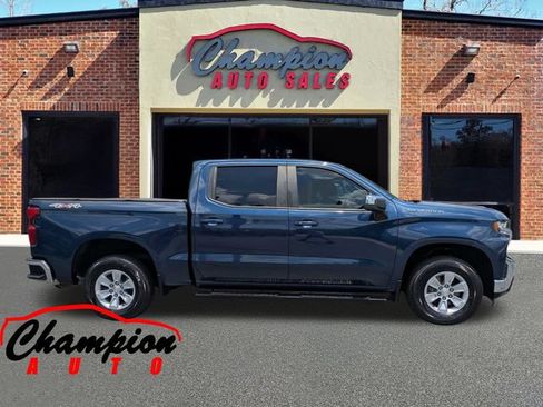 Used 2021 Chevrolet Silverado 1500 LT AWD/4WD image 3