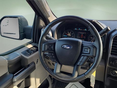 Used 2018 Ford F150 XLT w/ Equipment Group 302A Luxury AWD/4WD image 12