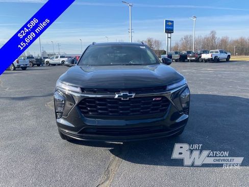 Certified 2025 Chevrolet Trax RS FWD image 10