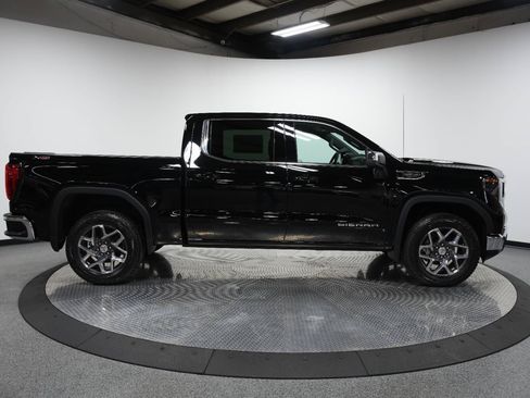 New 2026 GMC Sierra 1500 SLE AWD/4WD image 9