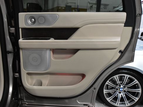 Used 2019 Lincoln Navigator Reserve AWD/4WD image 50