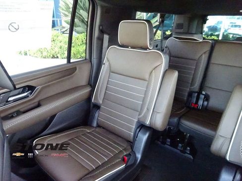 New 2026 GMC Yukon XL Denali Ultimate AWD/4WD image 14