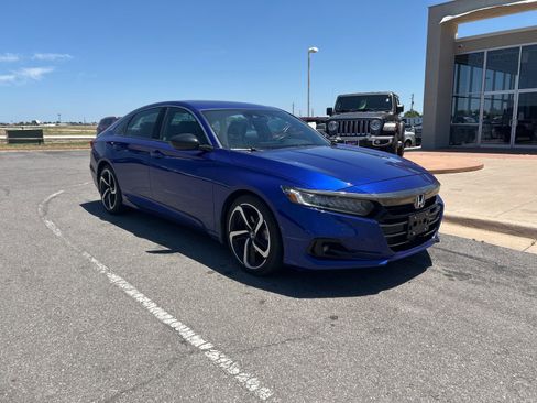 Used 2021 Honda Accord Sport image 3