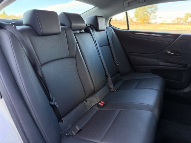 Used 2019 Lexus ES 300h w/ Premium Package FWD image 37