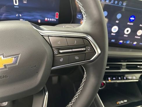 Used 2025 Chevrolet Traverse LT w/ Driver Confidence Package image 16