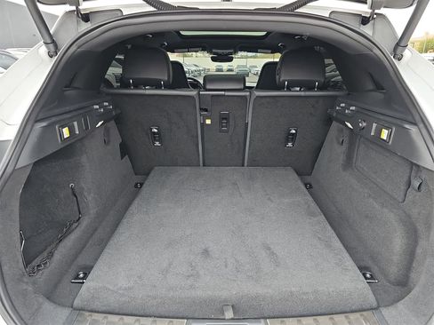 Used 2024 Jaguar F-PACE R-Dynamic S image 23