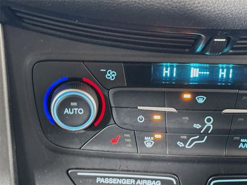 Used 2019 Ford Escape SEL image 13