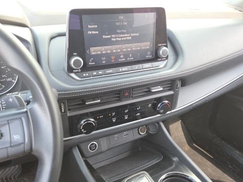 Used 2021 Nissan Rogue S AWD/4WD image 18