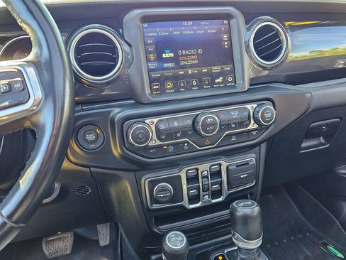 Used 2021 Jeep Wrangler Unlimited Sahara AWD/4WD image 19