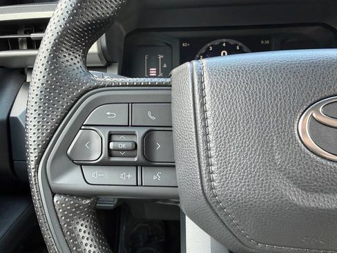 Certified 2025 Toyota Tacoma SR AWD/4WD image 17