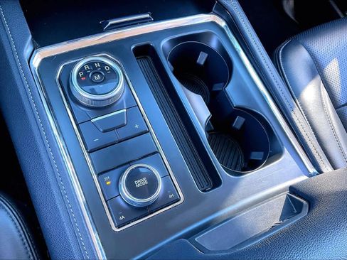 Used 2024 Ford Expedition Max XLT image 30