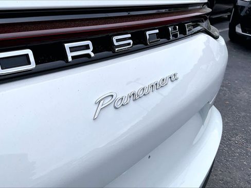 Used 2023 Porsche Panamera image 10