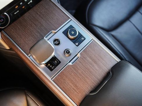 Used 2023 Land Rover Range Rover Long Wheelbase SE image 35