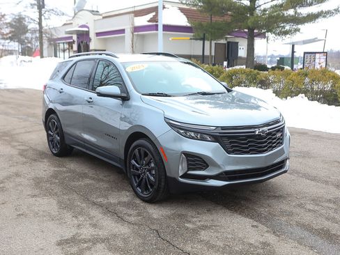 Used 2024 Chevrolet Equinox RS w/ RS Leather Package image 8