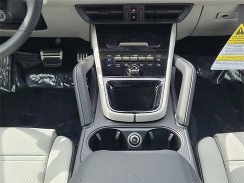 New 2025 Porsche Cayenne Turbo image 18