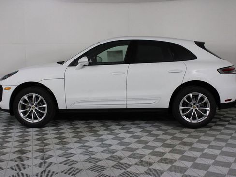 New 2026 Porsche Macan image 2