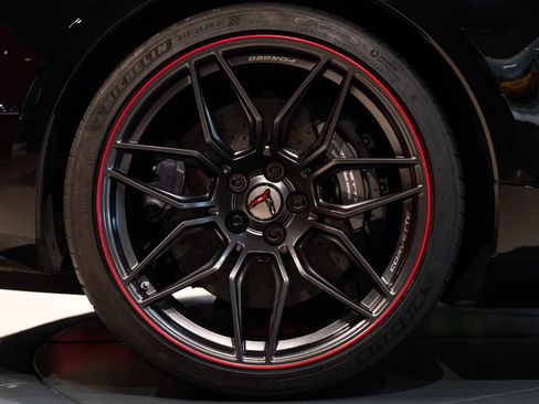Used 2025 Chevrolet Corvette Z06 w/ Z07 Performance Package RWD image 13