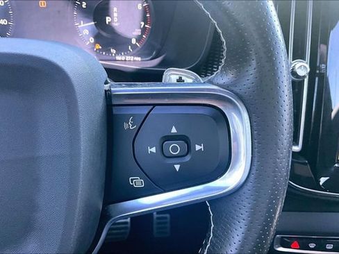 Used 2020 Volvo XC40 T4 R-Design w/ Protection Package Premier FWD image 19