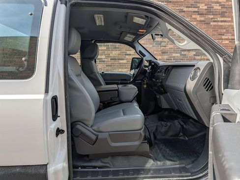 Used 2015 Ford F250 XL w/ Power Equipment Group AWD/4WD image 17