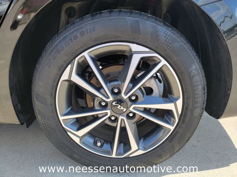 Used 2024 Kia Forte LXS image 31