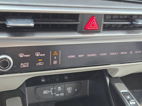 Certified 2024 Kia Sorento X-Line EX AWD/4WD image 29