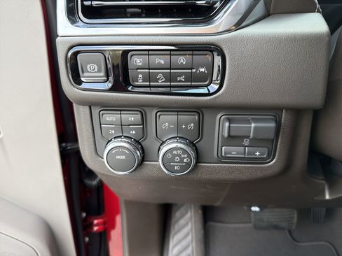 New 2026 GMC Yukon XL Elevation w/ Elevation Premium Package AWD/4WD image 40