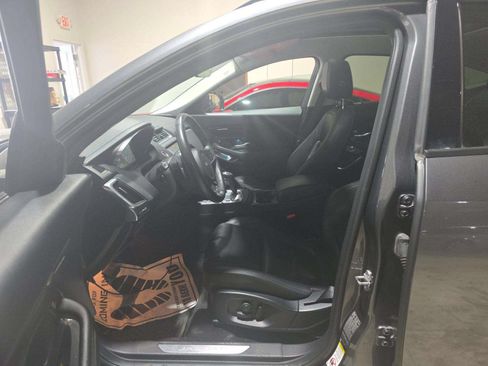 Used 2025 Toyota Tacoma Limited AWD/4WD image 30