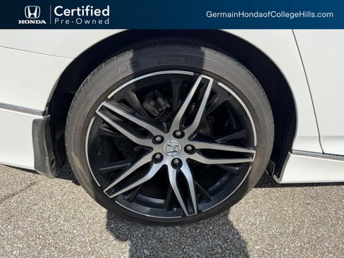 Used 2021 Honda Accord Touring image 6