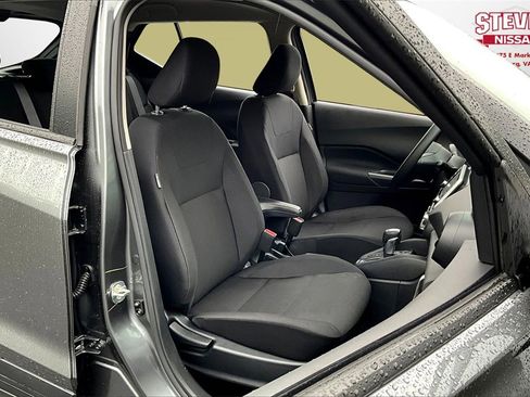 New 2025 Nissan Kicks Play S image 10