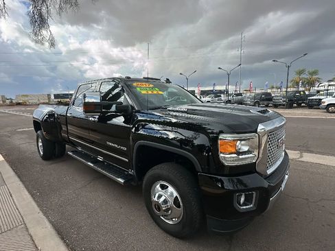 Used 2017 GMC Sierra 3500 Denali w/ Duramax Plus Package image 7