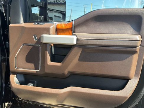 Used 2018 Ford F250 King Ranch w/ King Ranch Ultimate Package AWD/4WD image 17