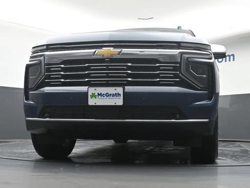 New 2026 Chevrolet Suburban Premier w/ Sun And Tow Package AWD/4WD image 7