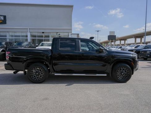 Used 2022 Nissan Frontier SV RWD image 4