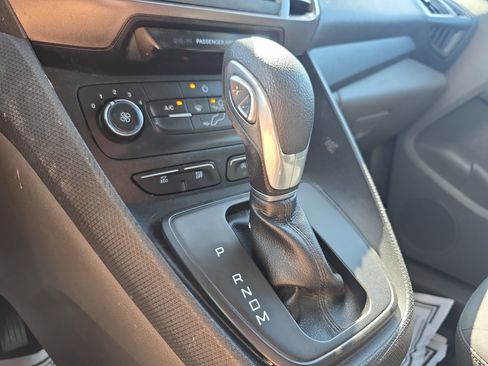 Used 2022 Ford Transit Connect XL FWD image 32